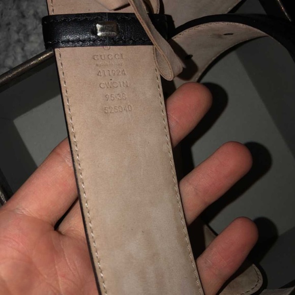 Selling an authentic Gucci belt worn only once. Has the serial number and box. - Picture 3 of 3